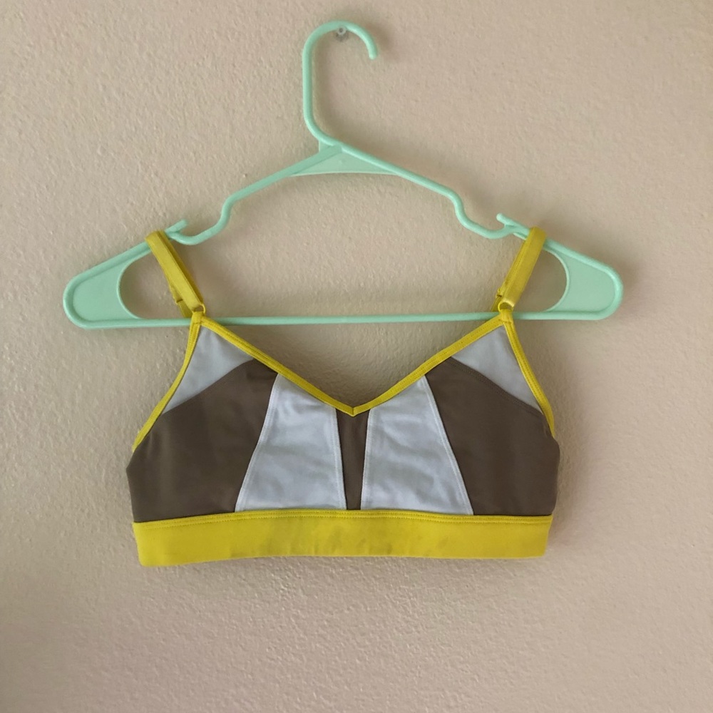 Alo sports bra